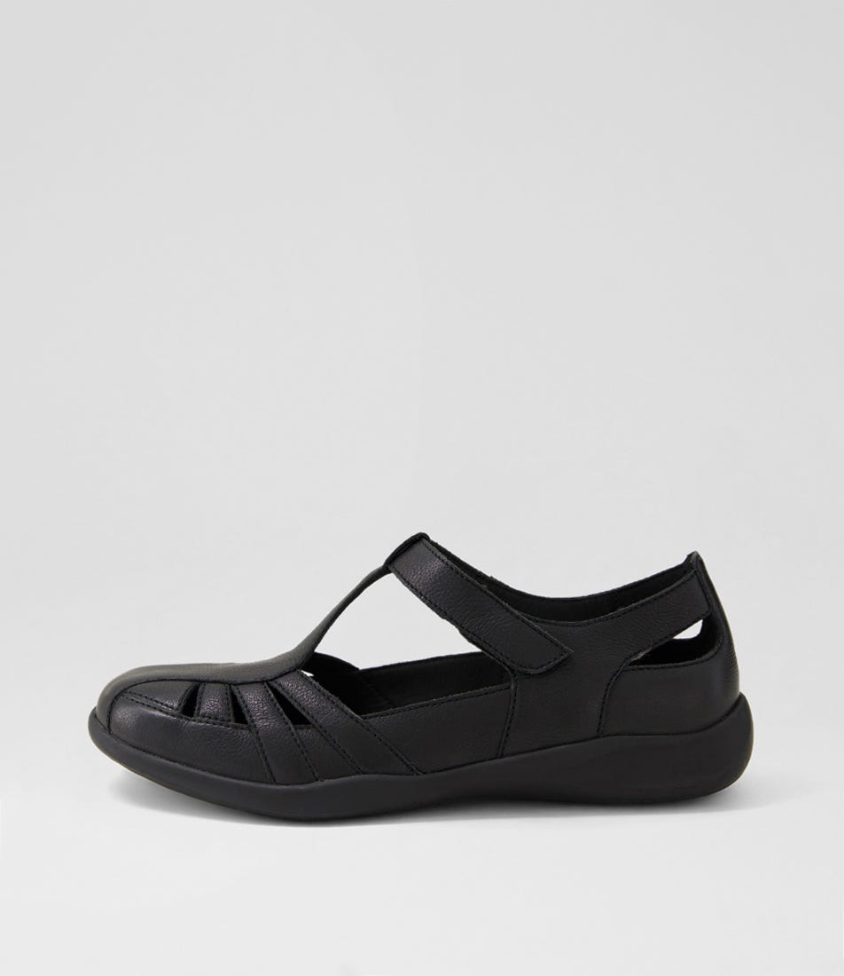 Evanie D Black Leather Flat Shoes