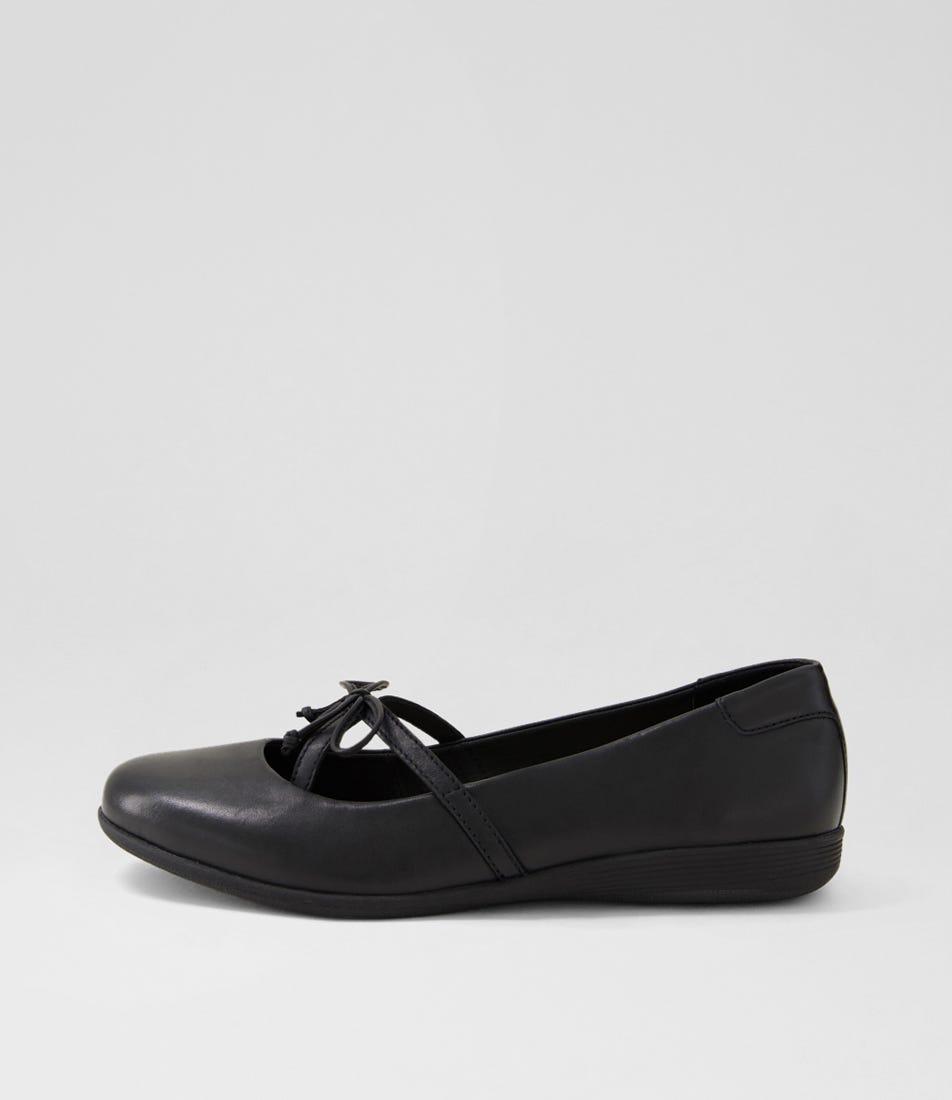 Harmoniey Black Leather Ballet Flats