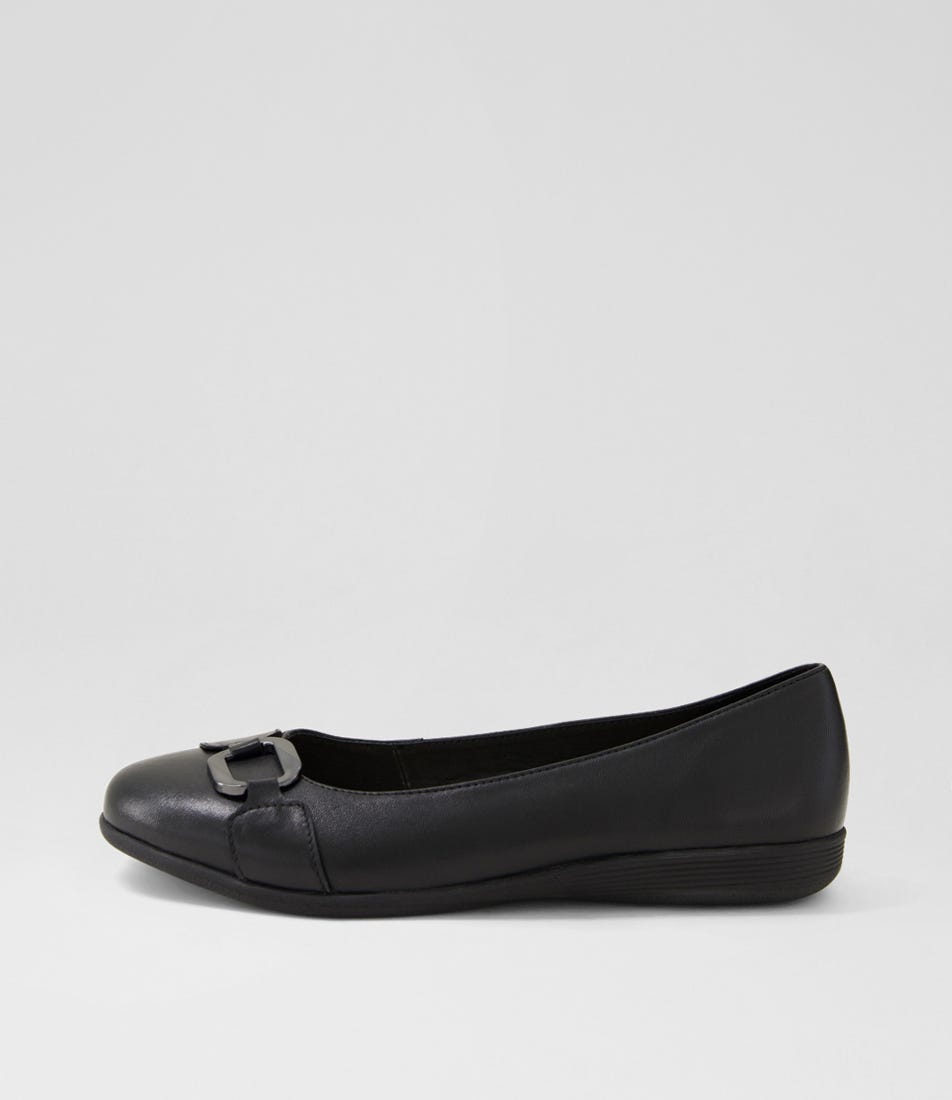 Harsi Black Leather Ballet Flats