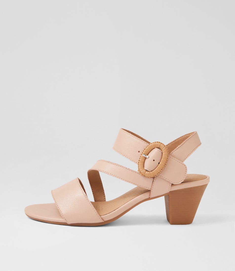 Invites Light Cafe Leather Sandals