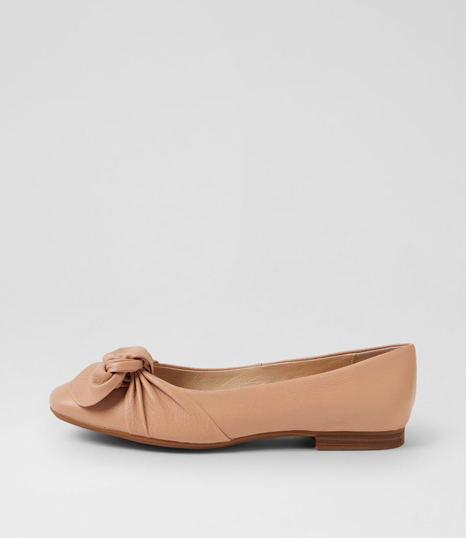 Ulrich D Dark Nude Leather Flat Shoes